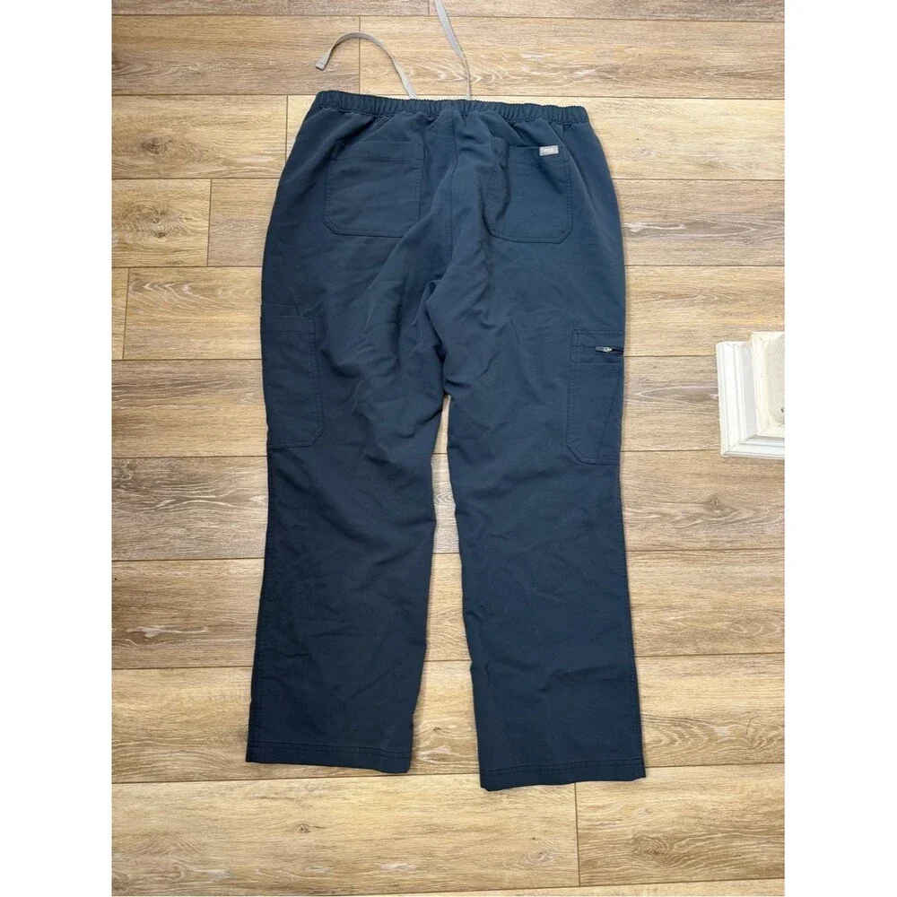 Figs Men’s Navy Medical Scrub Top and Drawstring Pants (top sz L) (pants Sz XXL)